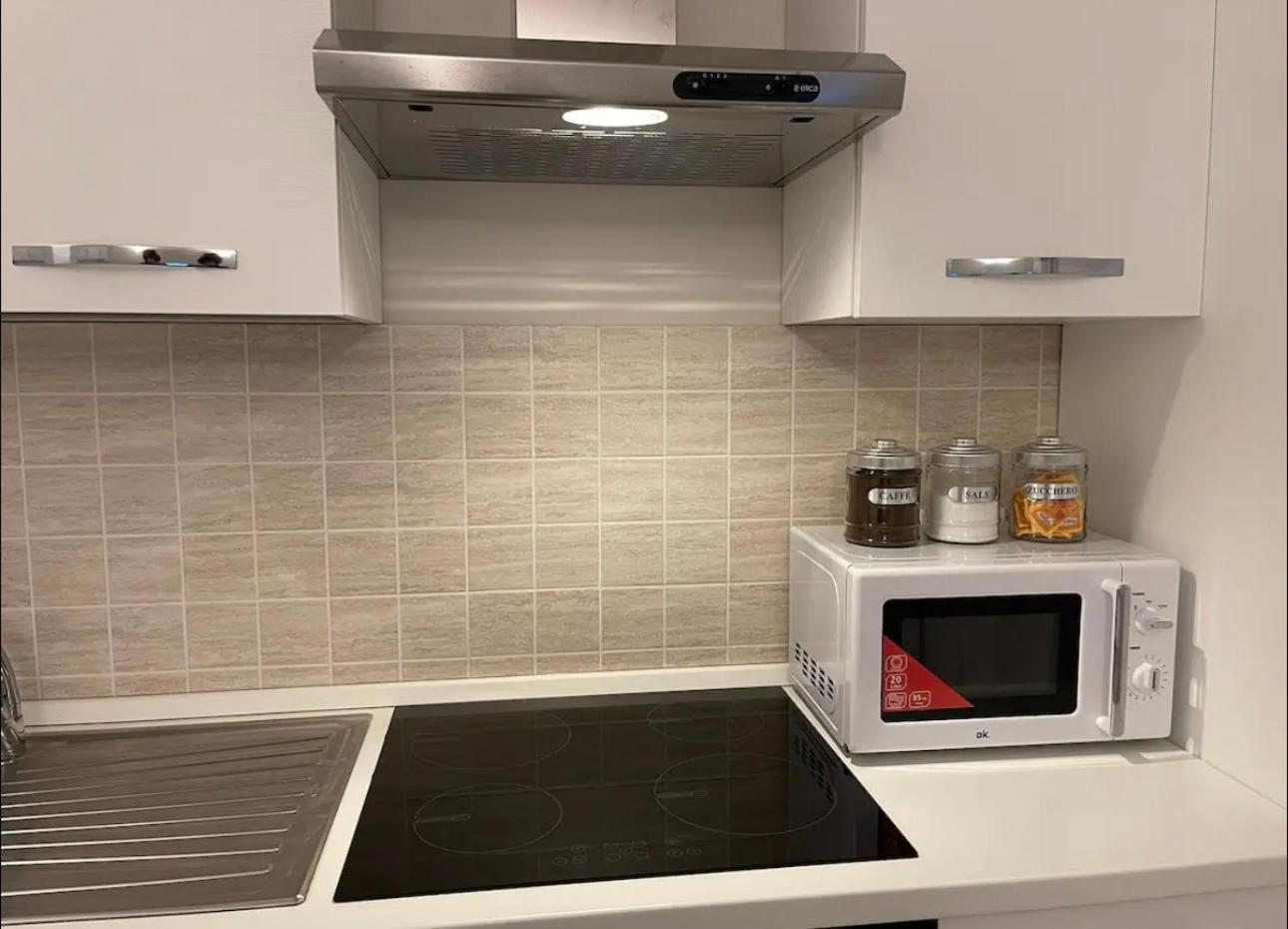 Regina In Sky Santa Giulia - Sky Tv, Wifi E Breakfast Box Milaan