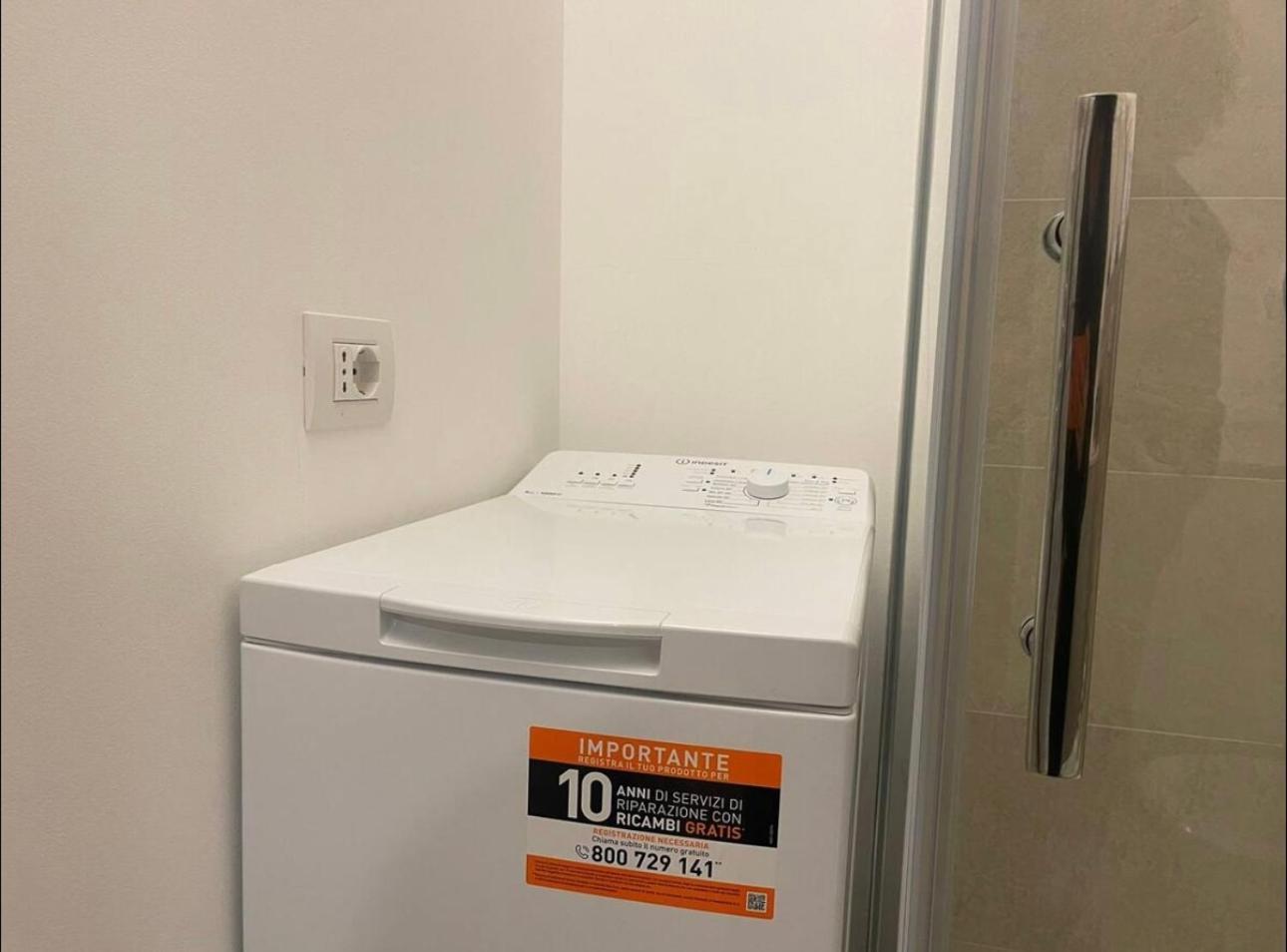 Regina In Sky Santa Giulia - Sky Tv, Wifi E Breakfast Box * Milaan