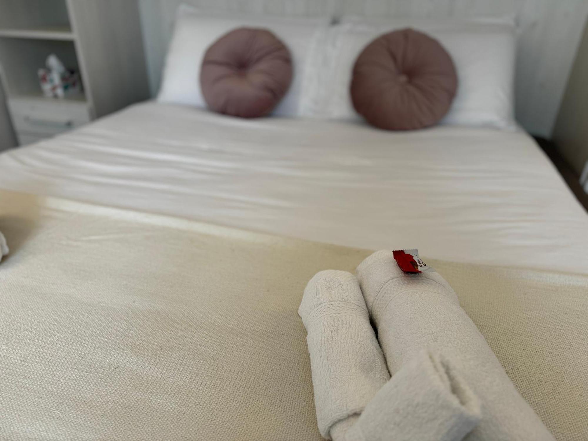 Regina In Sky Santa Giulia - Sky Tv, Wifi E Breakfast Box Appartement *