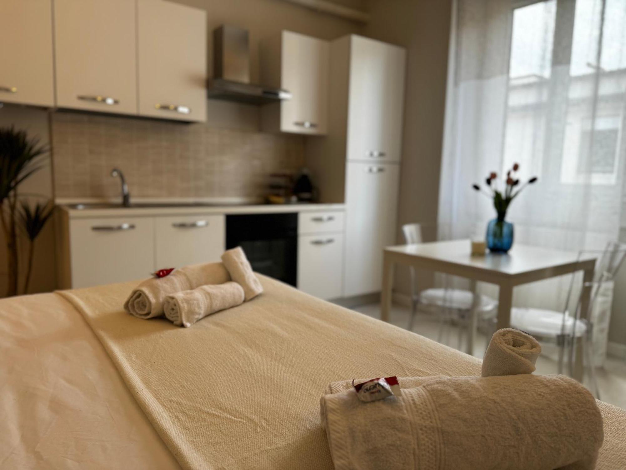 Regina In Sky Santa Giulia - Sky Tv, Wifi E Breakfast Box * Milaan